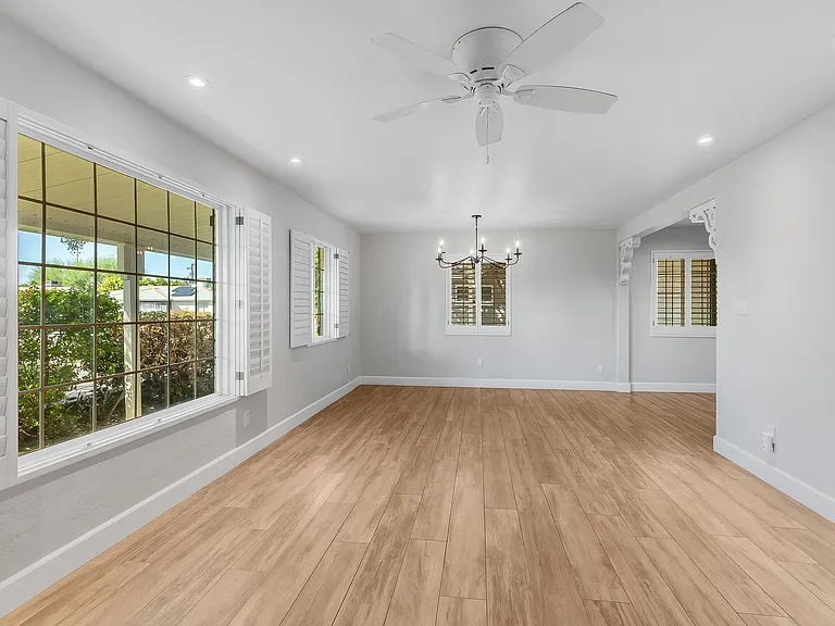 808 E Cavalier Dr — Photo 4