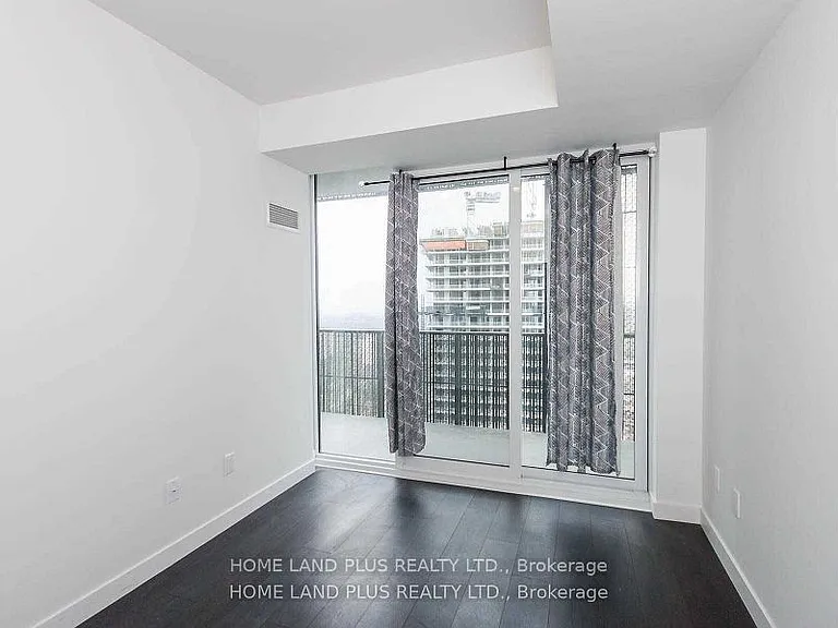 8 Eglinton Ave E #4201 — Photo 10
