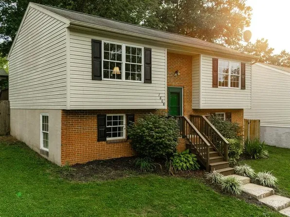 1608 4th St, Waynesboro, VA 22980