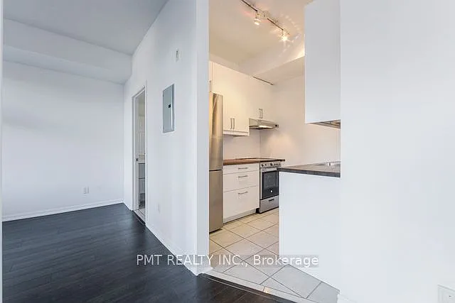 550 Front St W #427 — Photo 10