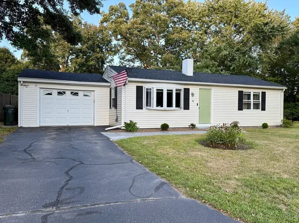 52 James St, Bellingham, MA 02019