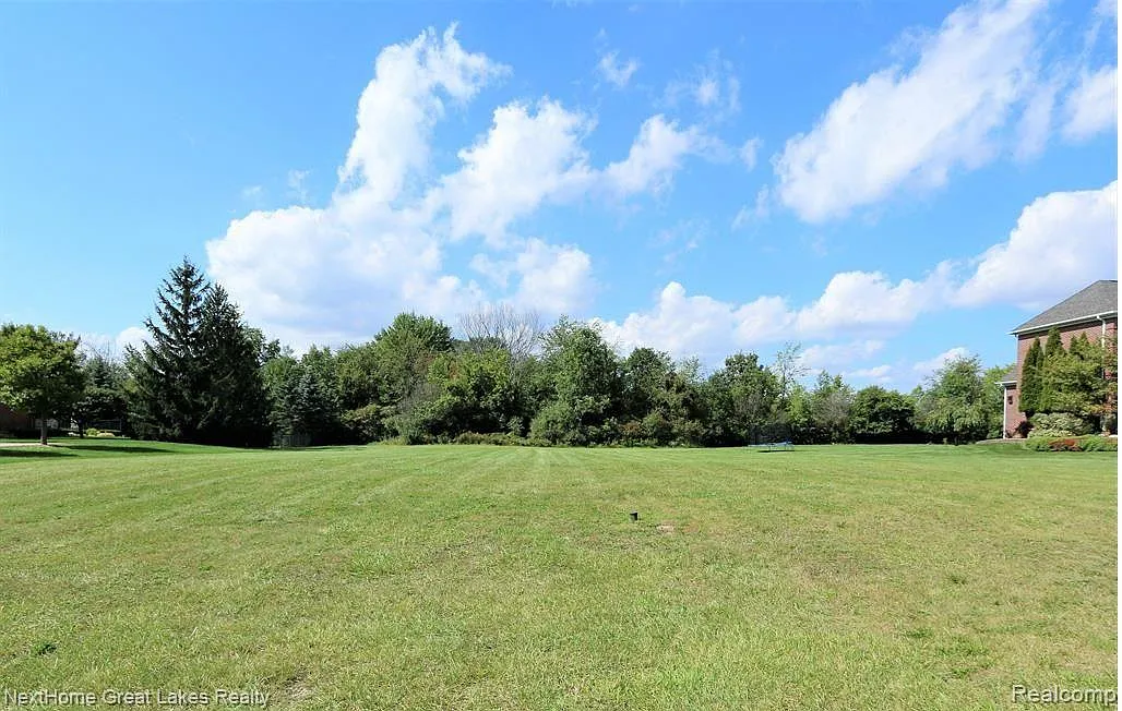 16873 Kings Fairway Ln photo 1