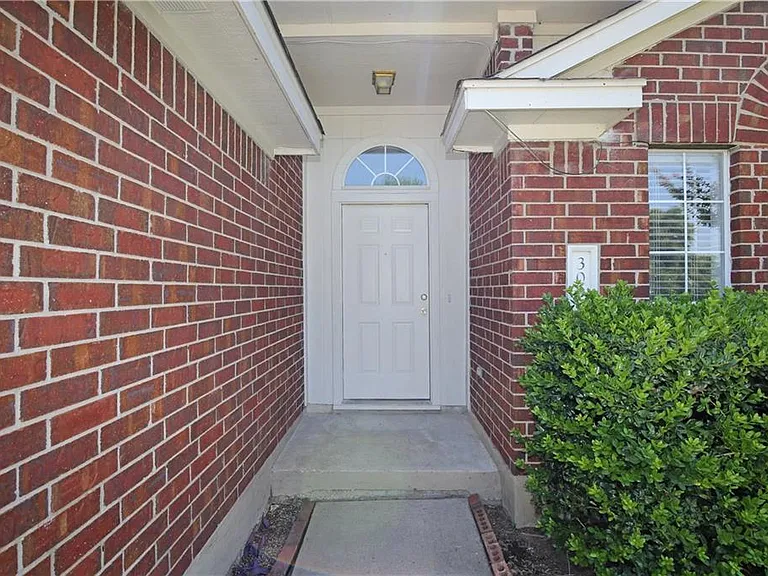 309 Country Aire Dr — Photo 4