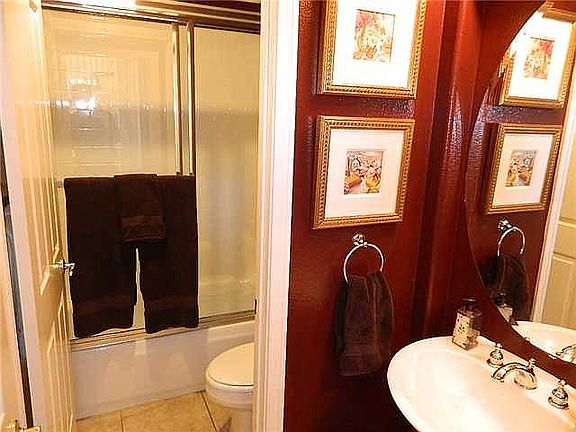 Downstairs full bath