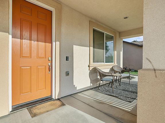4th image of 1353 Manor Ave