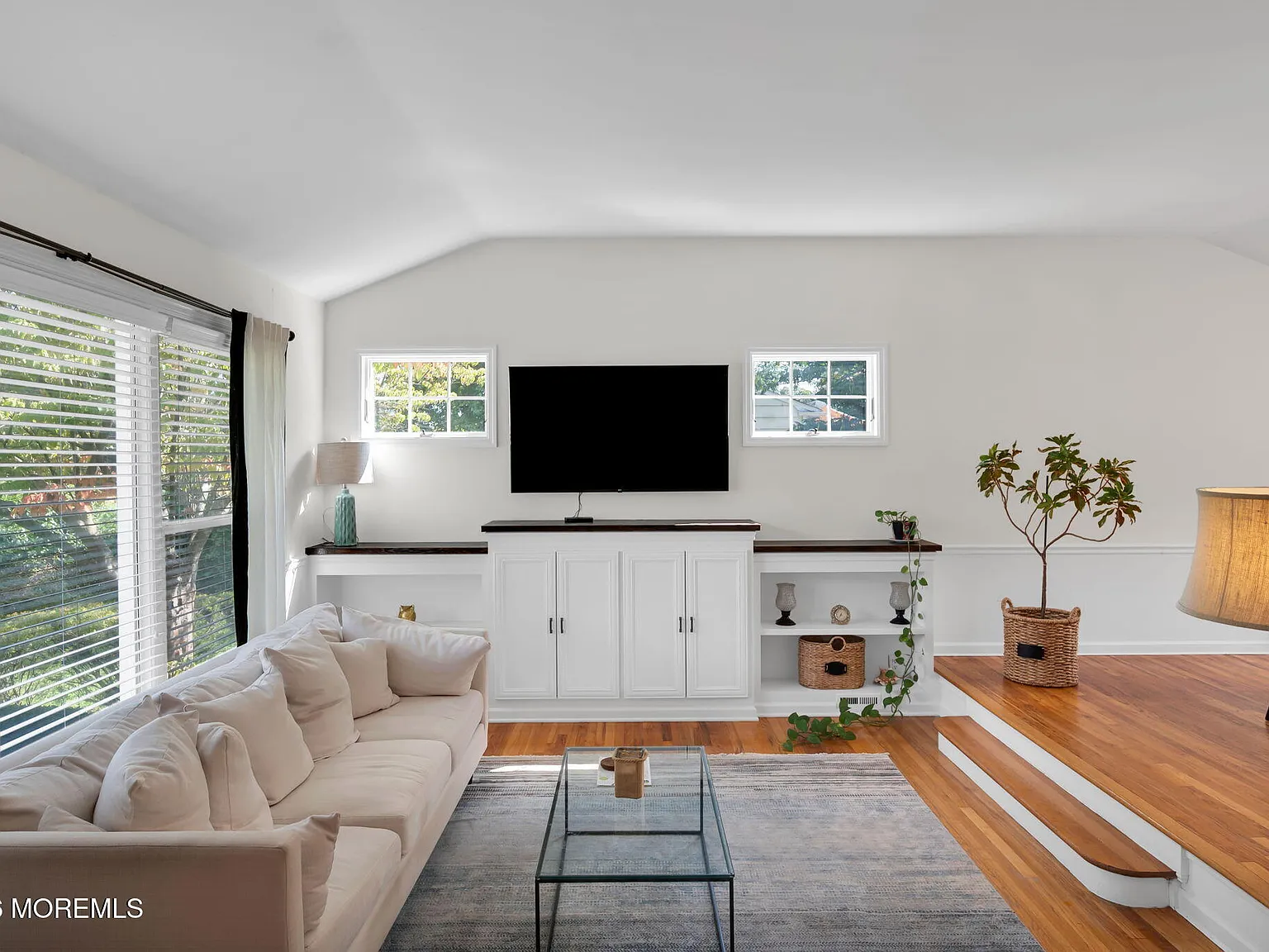 4 bed, 2.5 bath, 1932 sqft, $6,000 — Photo 3