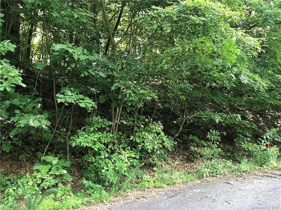 2nd image of 35 Pinnacle Mountain Rd