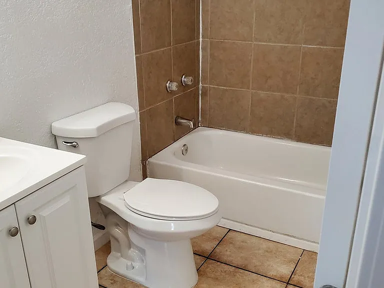 3225 W Melvin St #3 — Photo 8