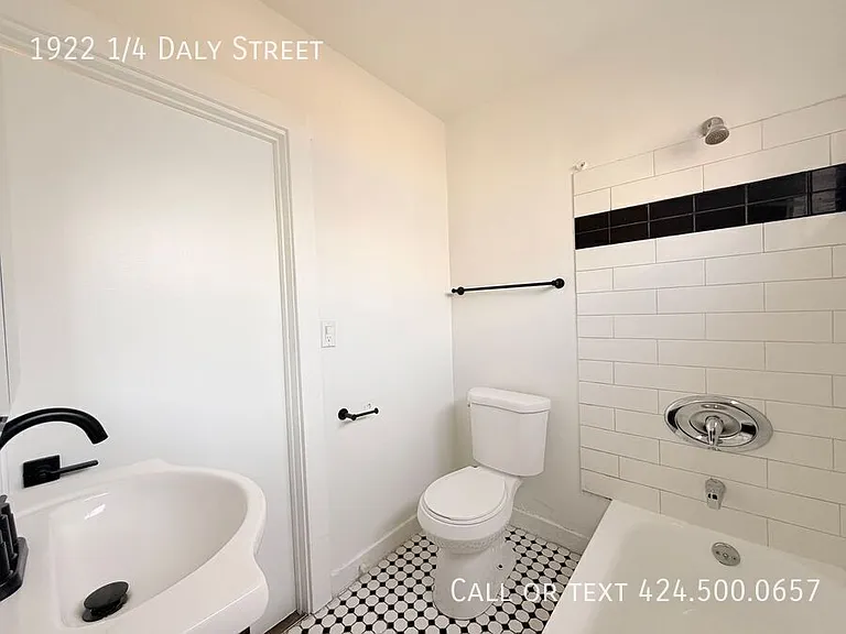 1922 1/4 Daly St — Photo 11