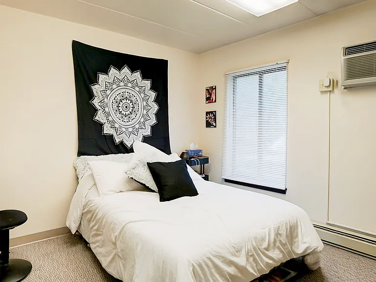 Inez Apartments — Photo 41