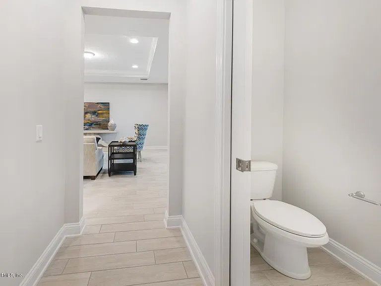 28 Stansbury Ln — Photo 23