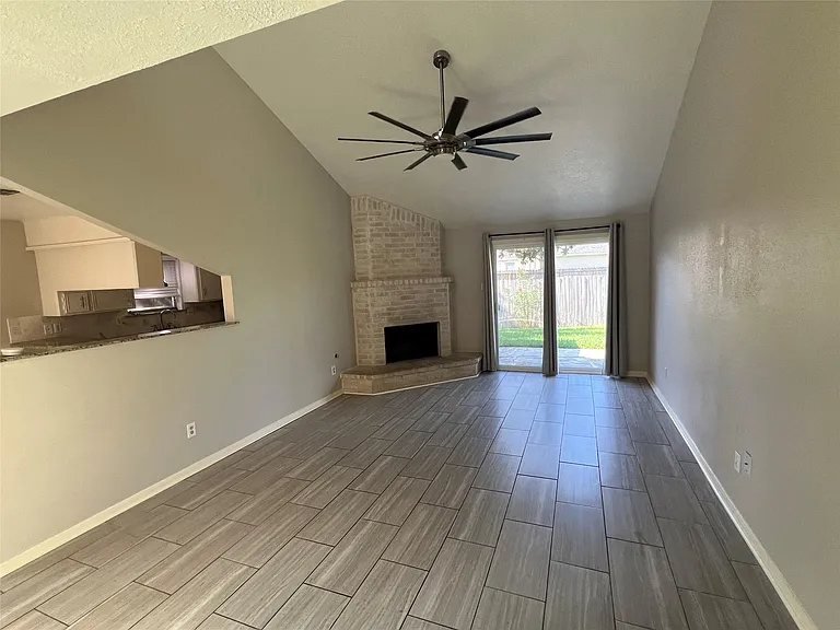 1819 Hanbury Ct — Photo 3