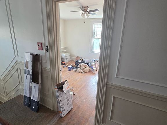 2nd image of 1858 Guernsey Ave #1