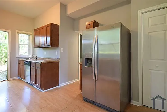 3300 Windsor Ave #1 — Photo 10