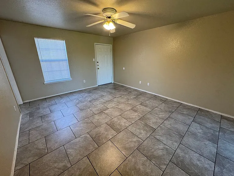 5702 Greengate Dr — Photo 22