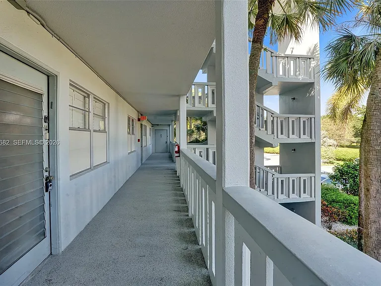 3001 Portofino Isle #K2 — Photo 9