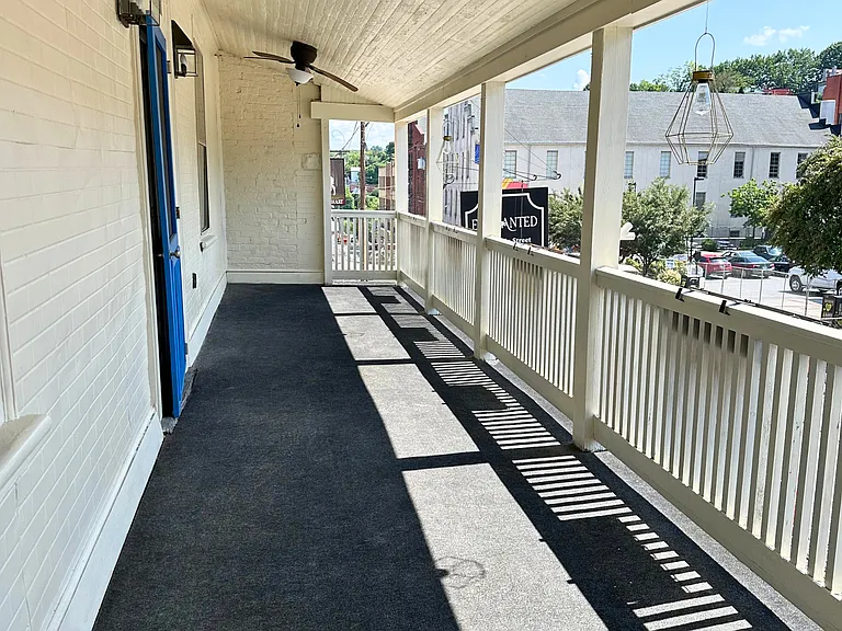 1202 Main St — Photo 15