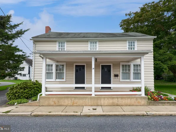 35 W Charlotte St, Millersville, PA 17551