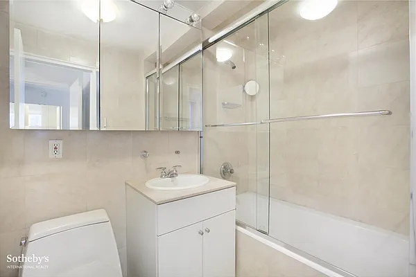 Rented by Sotheby's International Realty | media 33