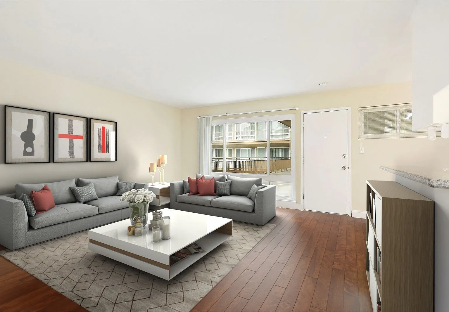 Central and Grand Apartments — Photo 2