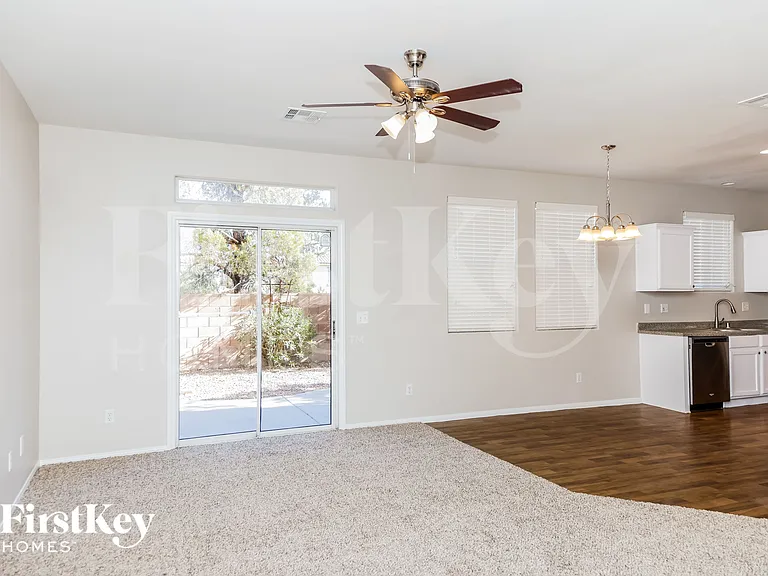 10772 Manchester Park Dr — Photo 7