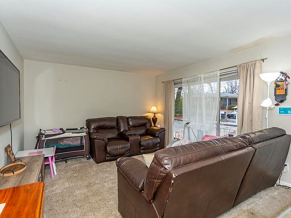 3rd image of 1200 Bunchie St