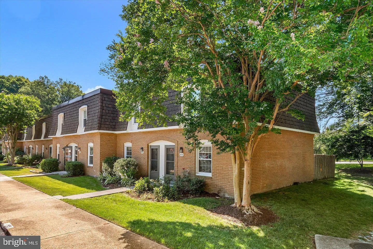 2 bed, 1.5 bath, 992 sqft, $2,450 — Photo 3