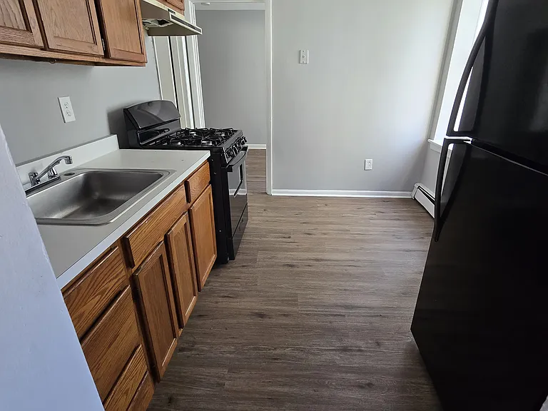 802 Market St #A — Photo 4