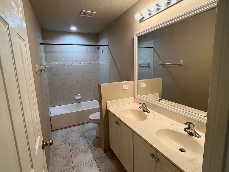 2552 SW Marshfield Ct — Photo 15