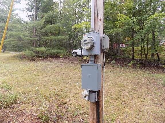 4th image of 18170 Lakeview Dr
