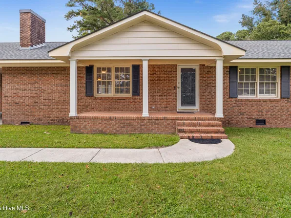 114 W Murphy Street, Wallace, NC 28466