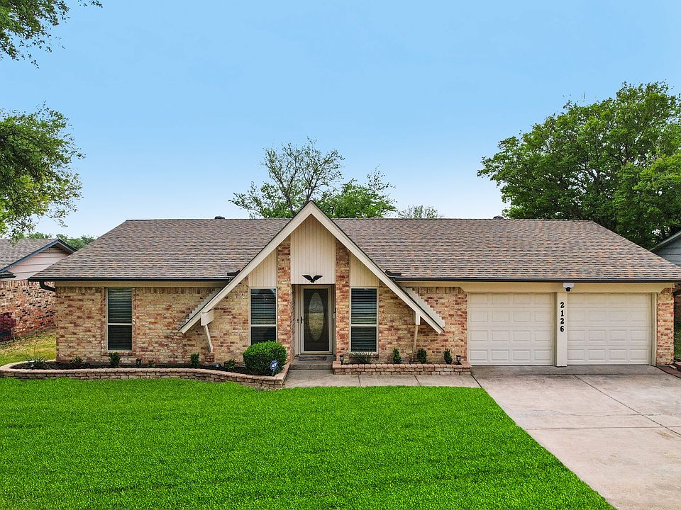1st image of 2126 Versailles Dr