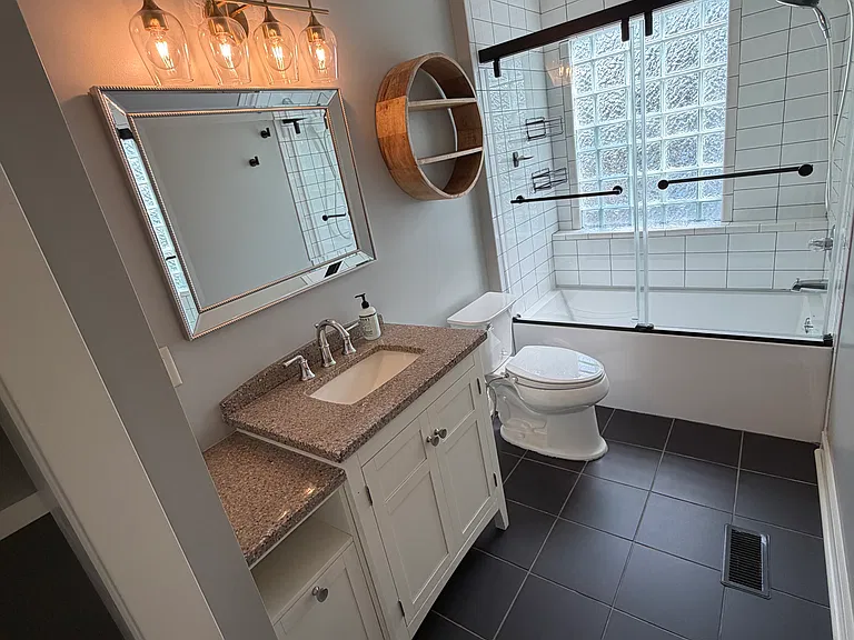 1262 Indianola Ave — Photo 24