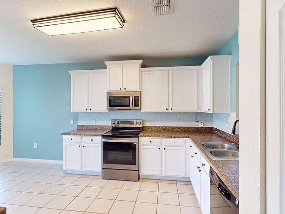 4th image of 2620 Vineyard Cir