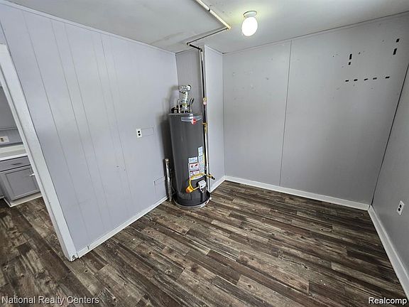 2nd image of 32004 Cheboygan Ct