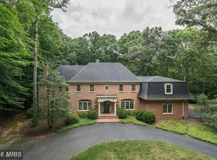 9563 Edmonston Dr, Great Falls, VA 22066