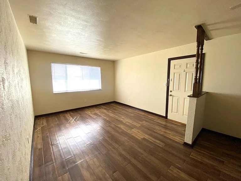 Caroline 8 Apartments — Photo 2