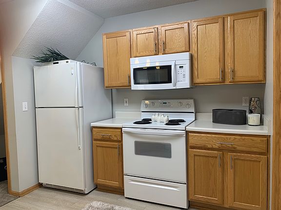 3rd image of 811 Burr Oaks Dr #507-1
