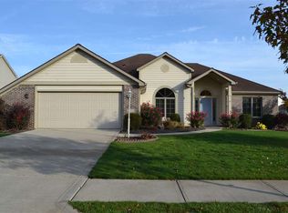 8227 Grand Forest Ct, Fort Wayne, IN 46815