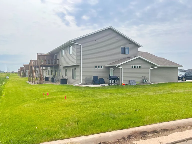 110 Tanner Ct — Photo 34