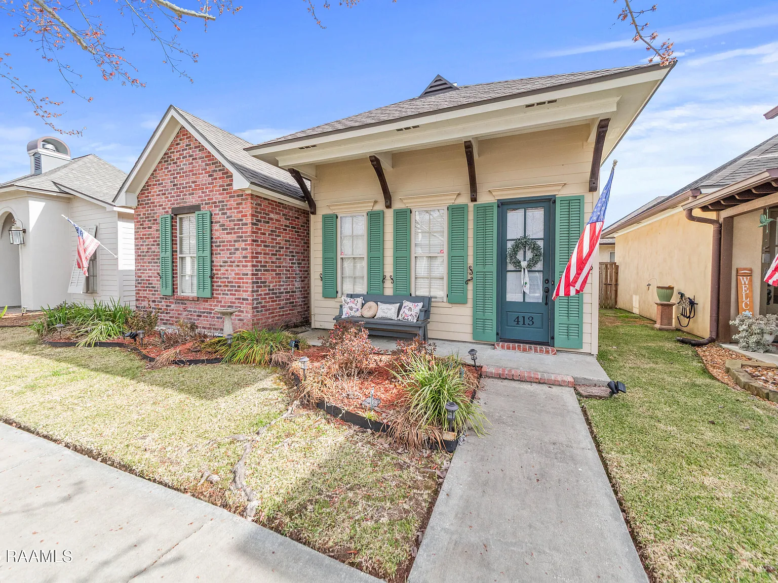 3 bed, 2.0 bath, 1976 sqft, $2,600 — Photo 4
