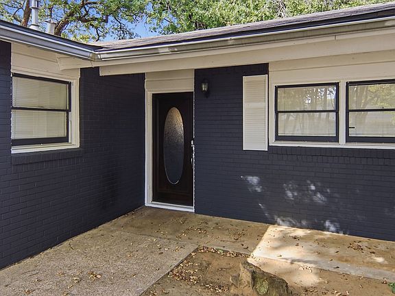 4th image of 1704 Robin Rd