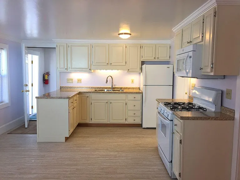 40 Chase St #2 — Photo 1