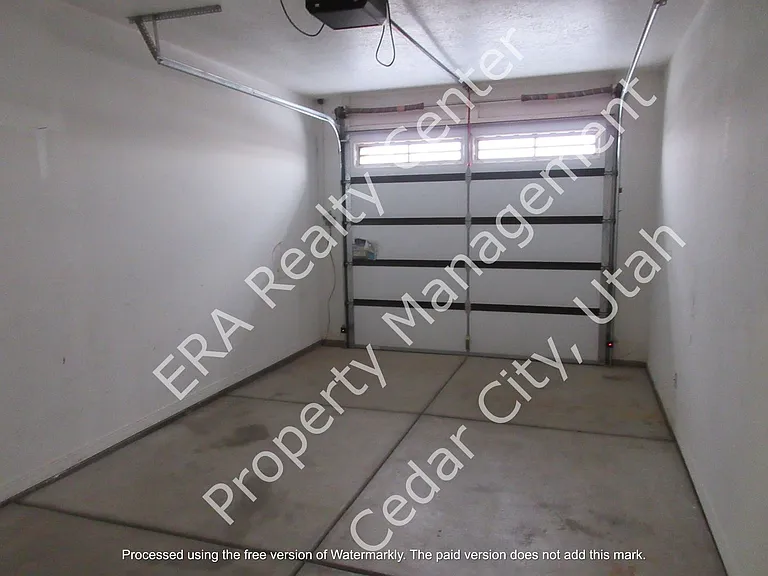 497 W 2150 N — Photo 13