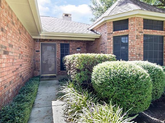 4th image of 319 E Forestwood Dr