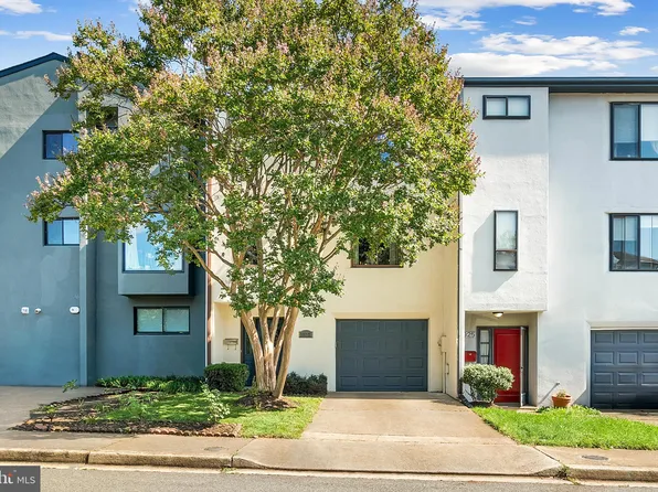 1927 N Woodley St, Arlington, VA 22207