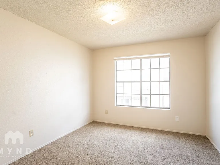 2214 Creekside Ln #D — Photo 14