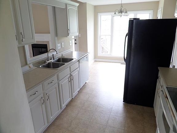 5th image of 1271 Flagstone Ct