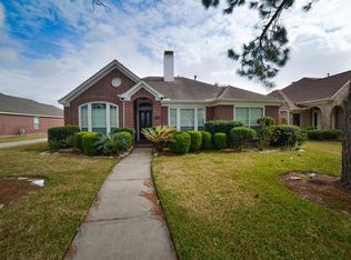 125 Bending Brook Ln, Dickinson, TX 77539