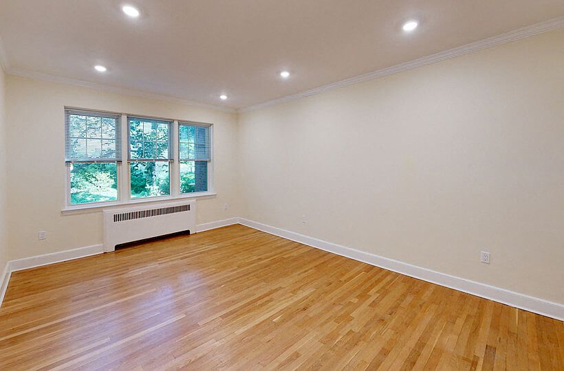 Kilsyth Court Apartments - Living Room